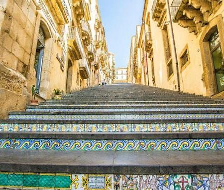 A Due Passi Dalla Scalinata Rooms Caltagirone Zewnętrze zdjęcie